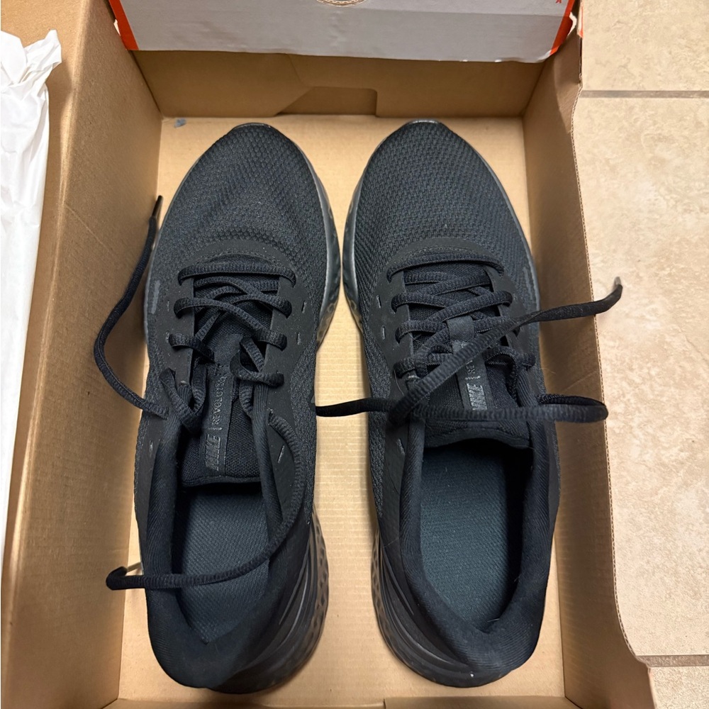 Women’s Nike Revolution 5 Black Running Shoes